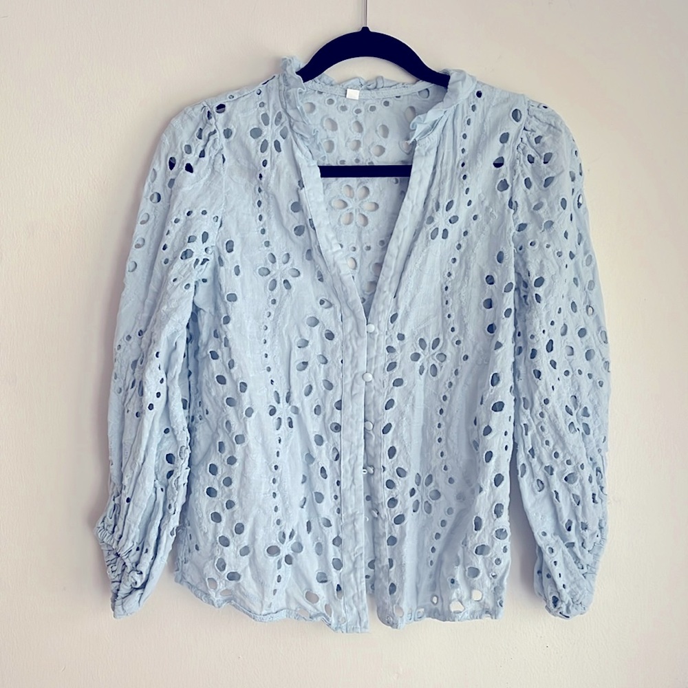 Open lace, baby blue V-neck loop button-down shirt, ruffle collar bin0
